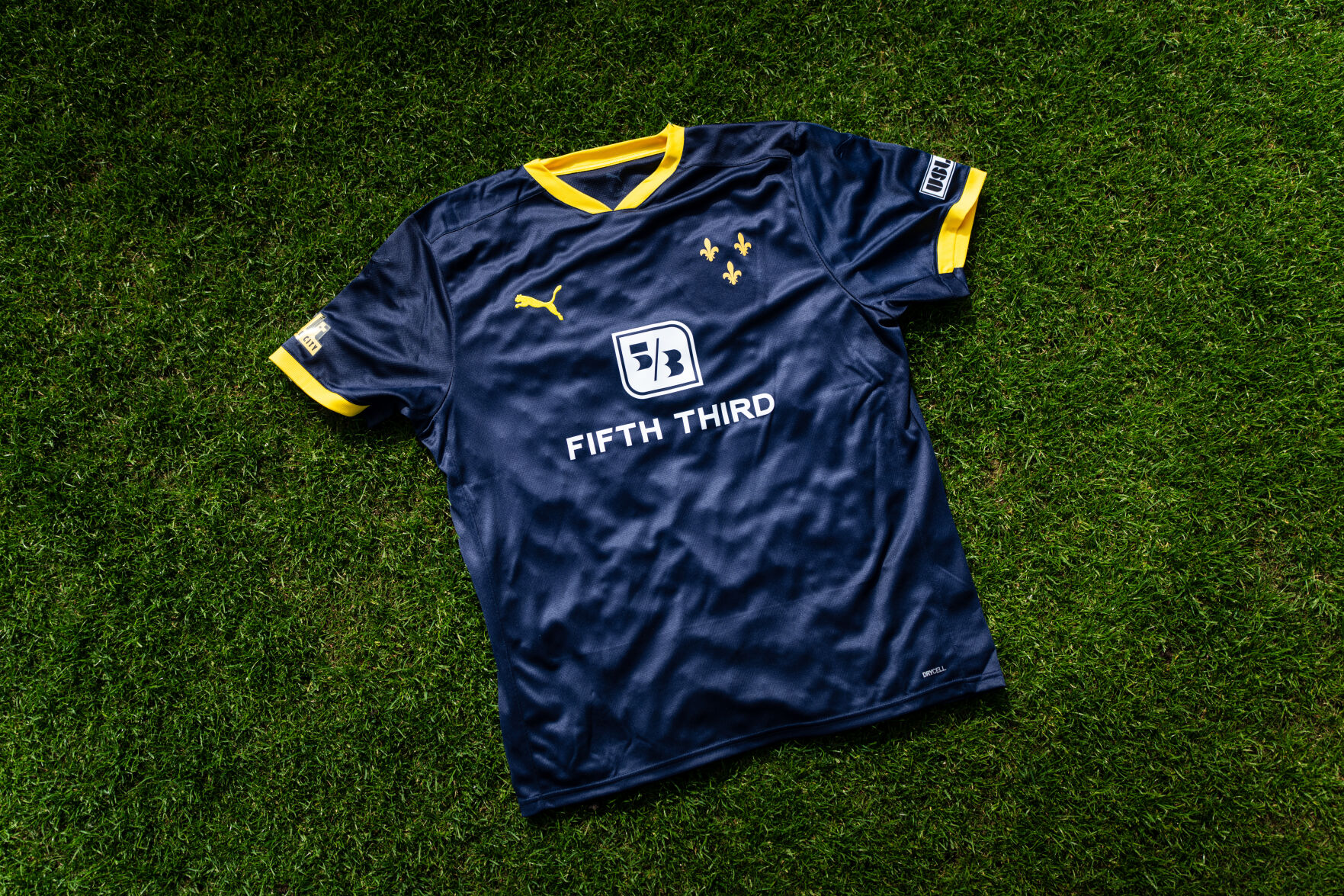 Louisville City FC unveils 3rd kit featuring elements of city flag